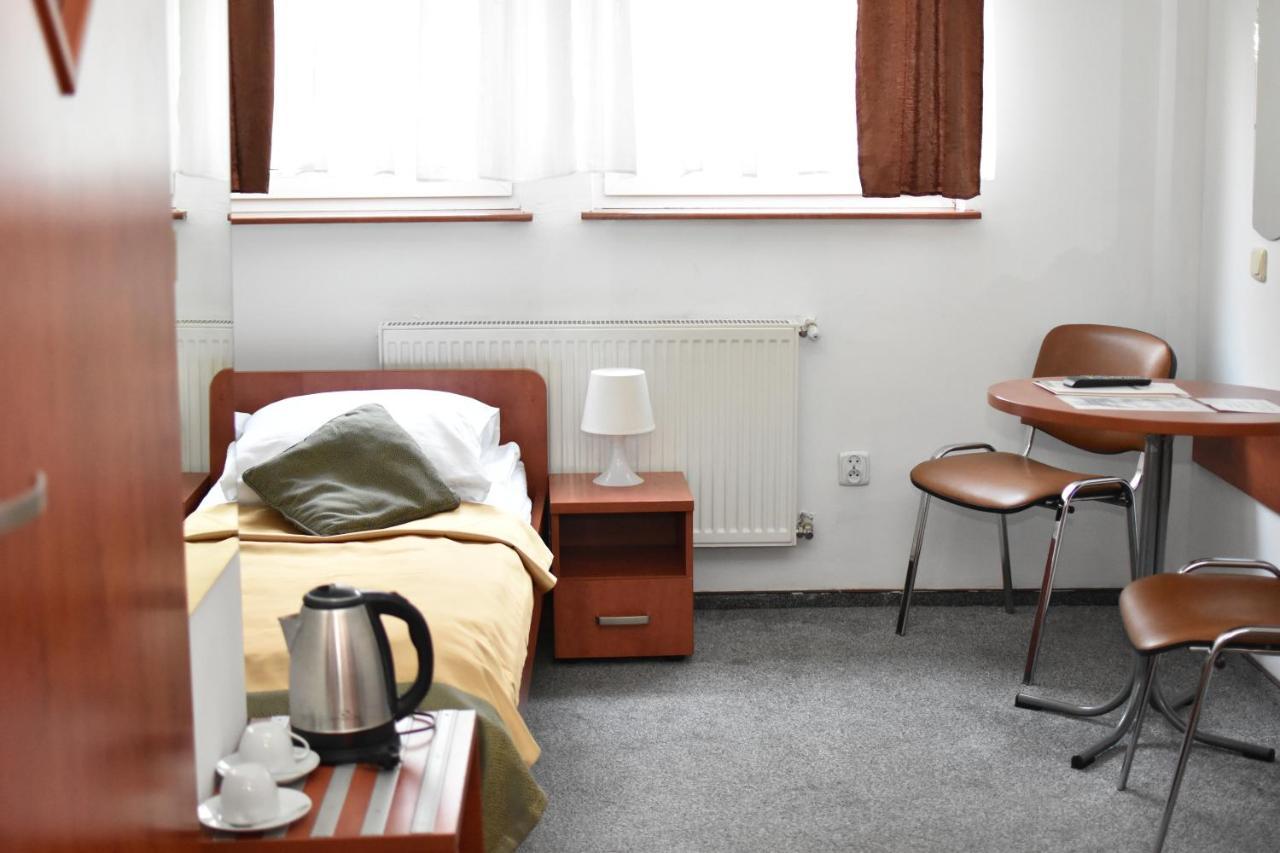 Hotel Dabrowiak Dąbrowa Górnicza Extérieur photo