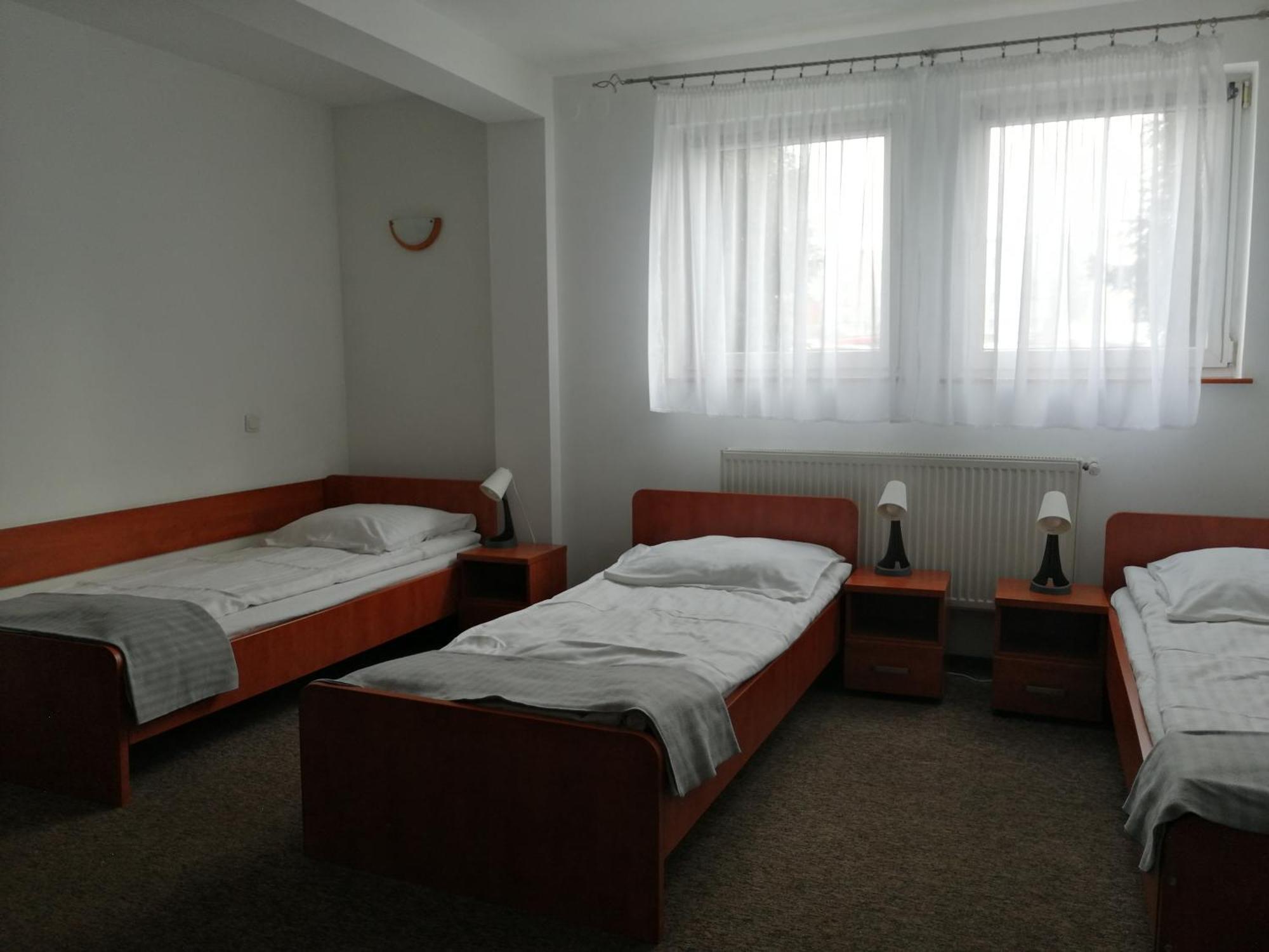 Hotel Dabrowiak Dąbrowa Górnicza Extérieur photo
