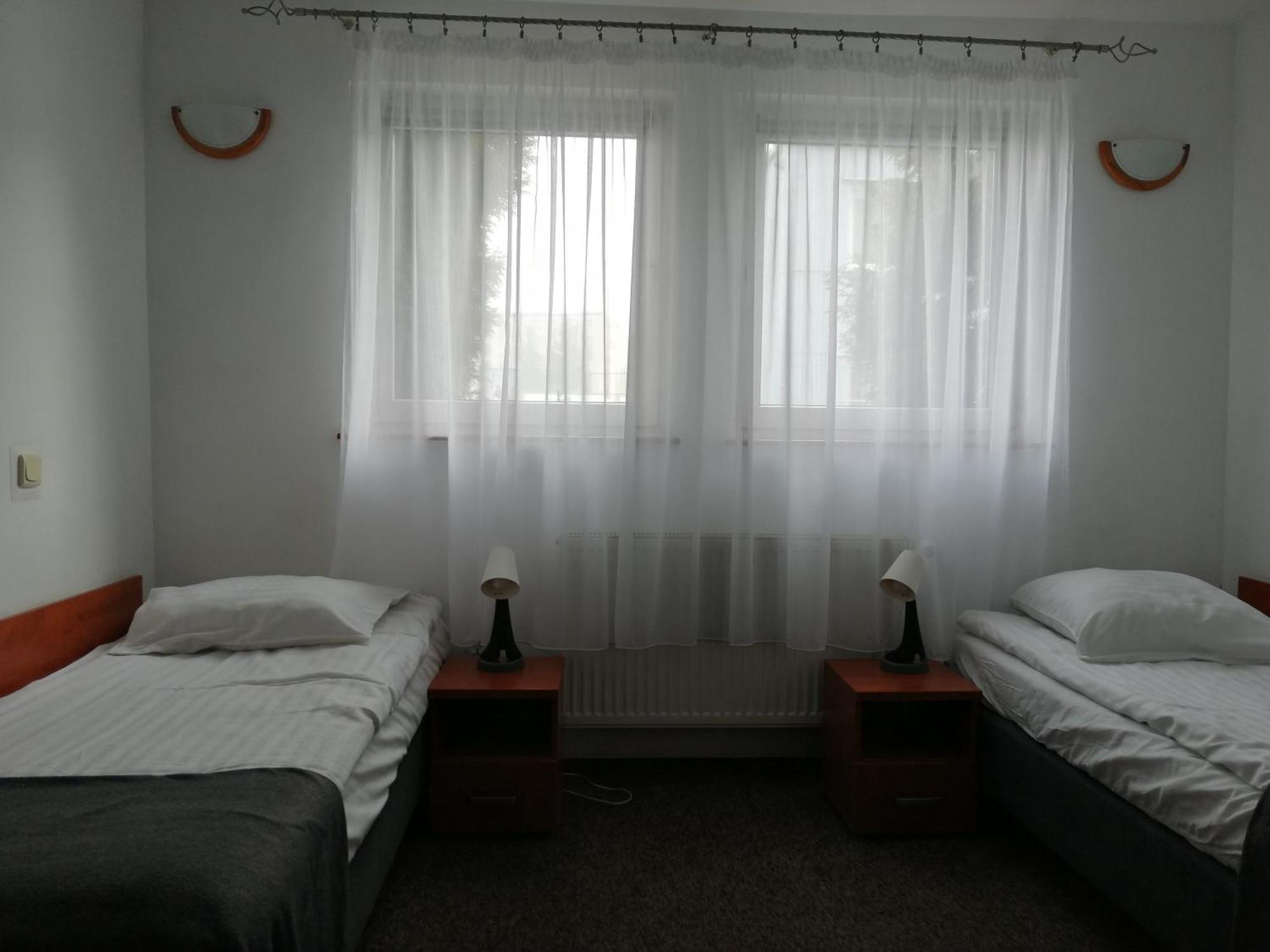 Hotel Dabrowiak Dąbrowa Górnicza Extérieur photo